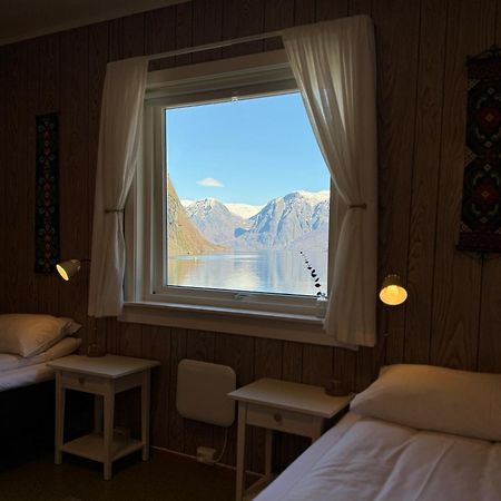 Svingen Guesthouse - Panoramic Fjord Views In Flam Exterior photo