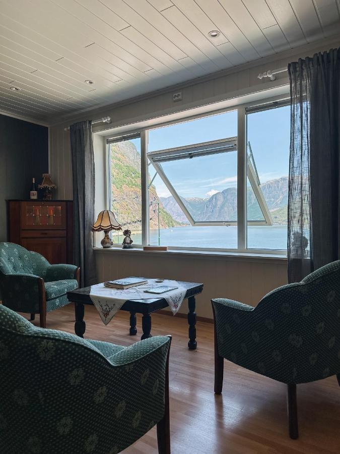 Svingen Guesthouse - Panoramic Fjord Views In Flam Exterior photo
