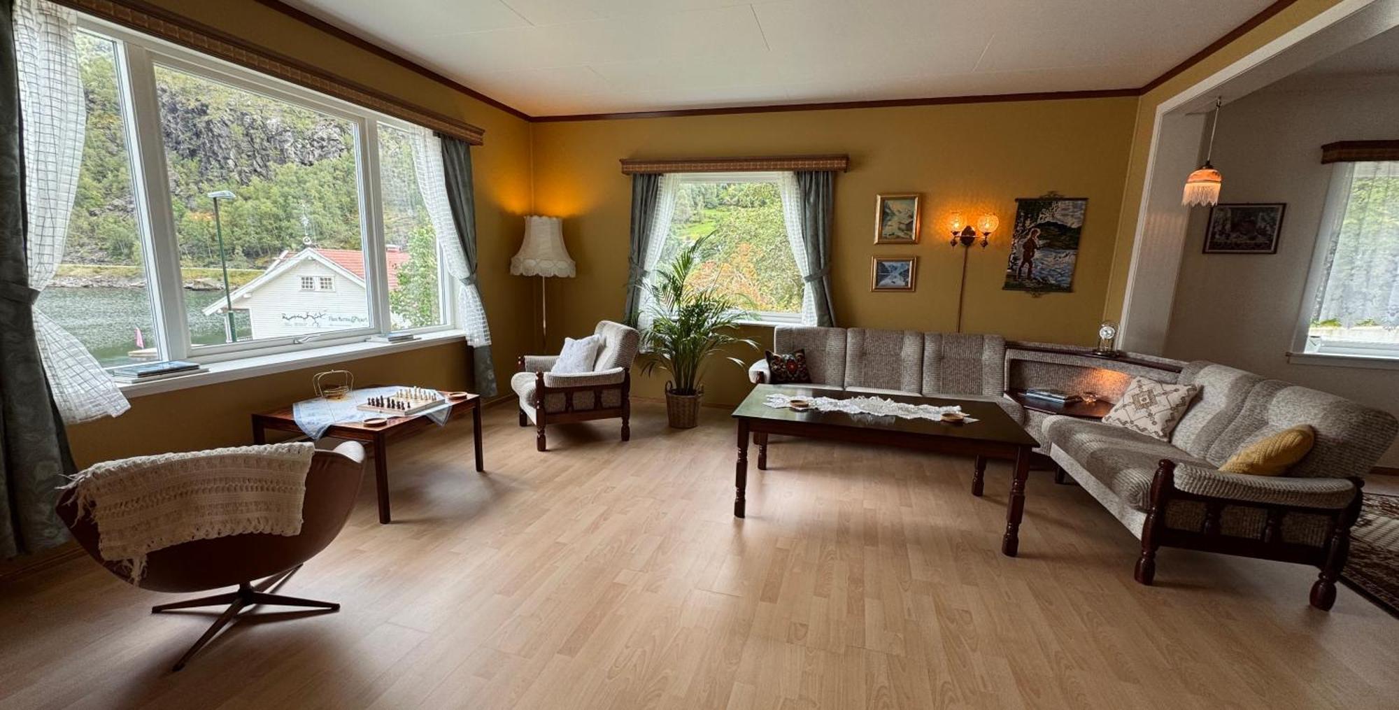 Svingen Guesthouse - Panoramic Fjord Views In Flam Exterior photo