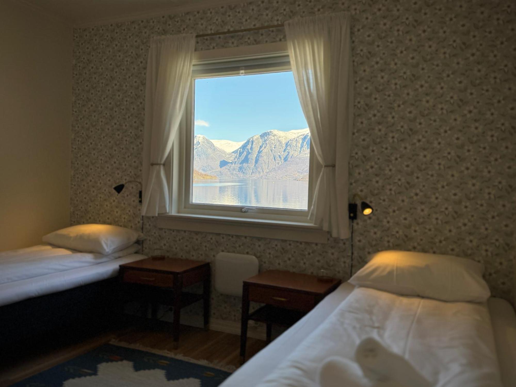 Svingen Guesthouse - Panoramic Fjord Views In Flam Exterior photo