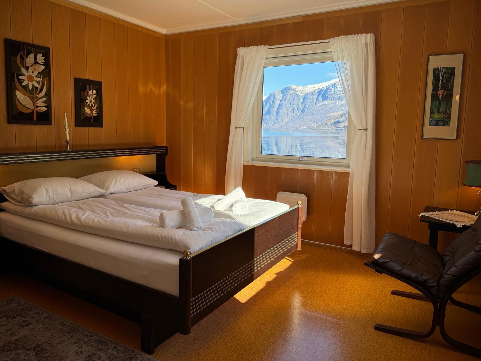 Svingen Guesthouse - Panoramic Fjord Views In Flam Exterior photo